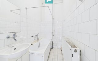 Casă 2 camere + anexe, teren 234 mp. - Poză 11