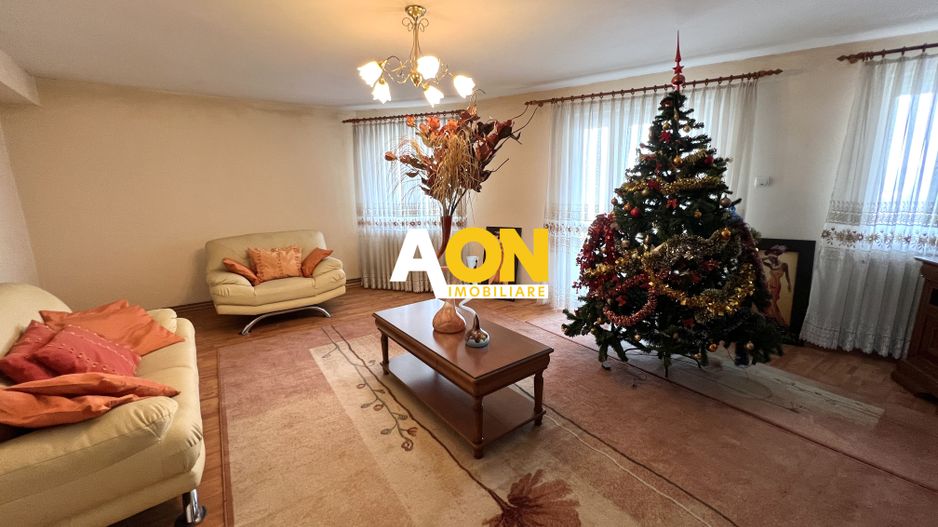 Casa pretabila Pensiune/Camin de Varstnici + Spatii Comerciale Parter - Poză 2