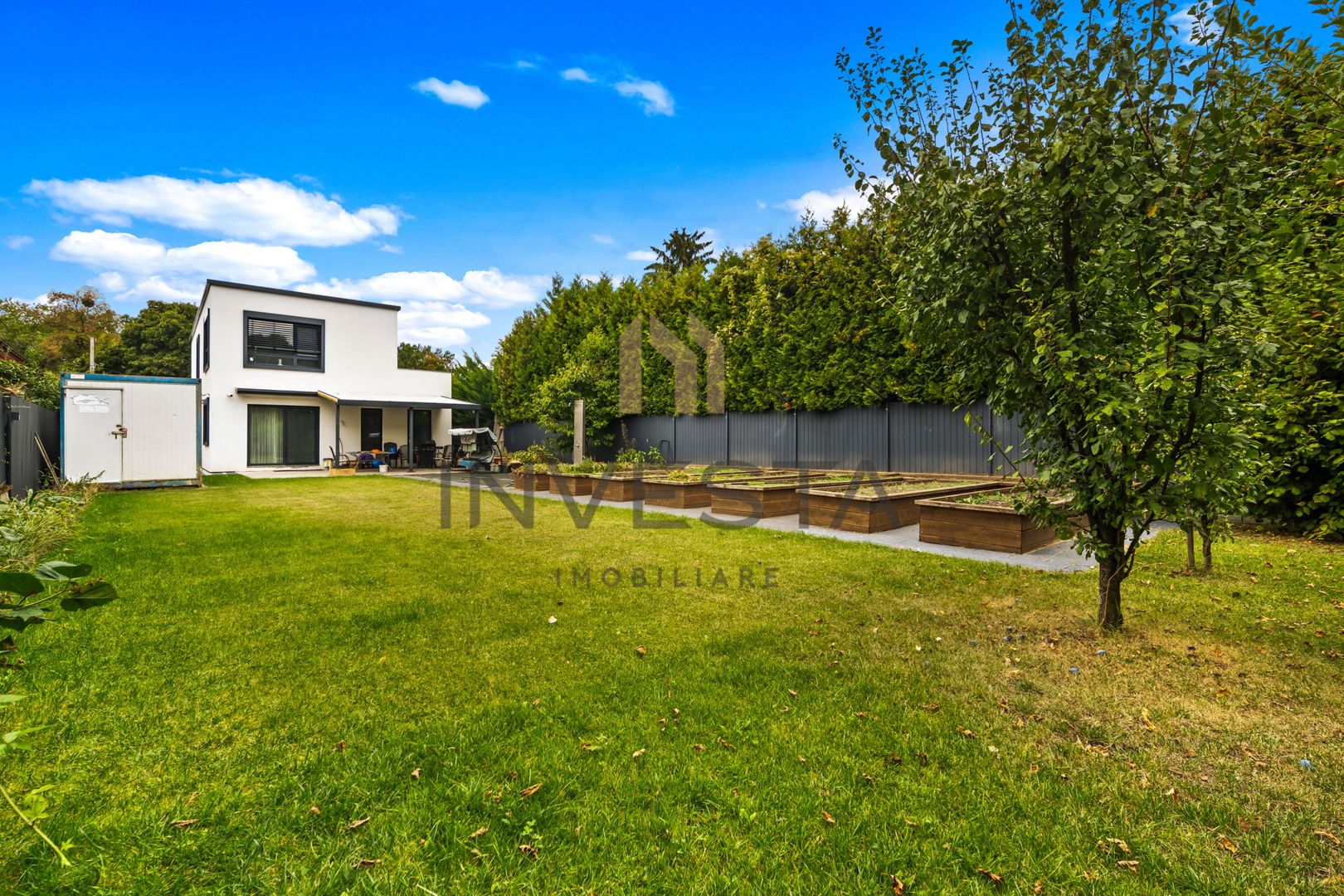 Vila exclusivista cu design elegant si eficienta energetica, Faget - Poză 13
