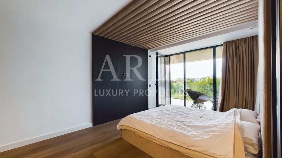 WATERFRONT VILLA 2024 FIRST RENT POOL - Poză 6