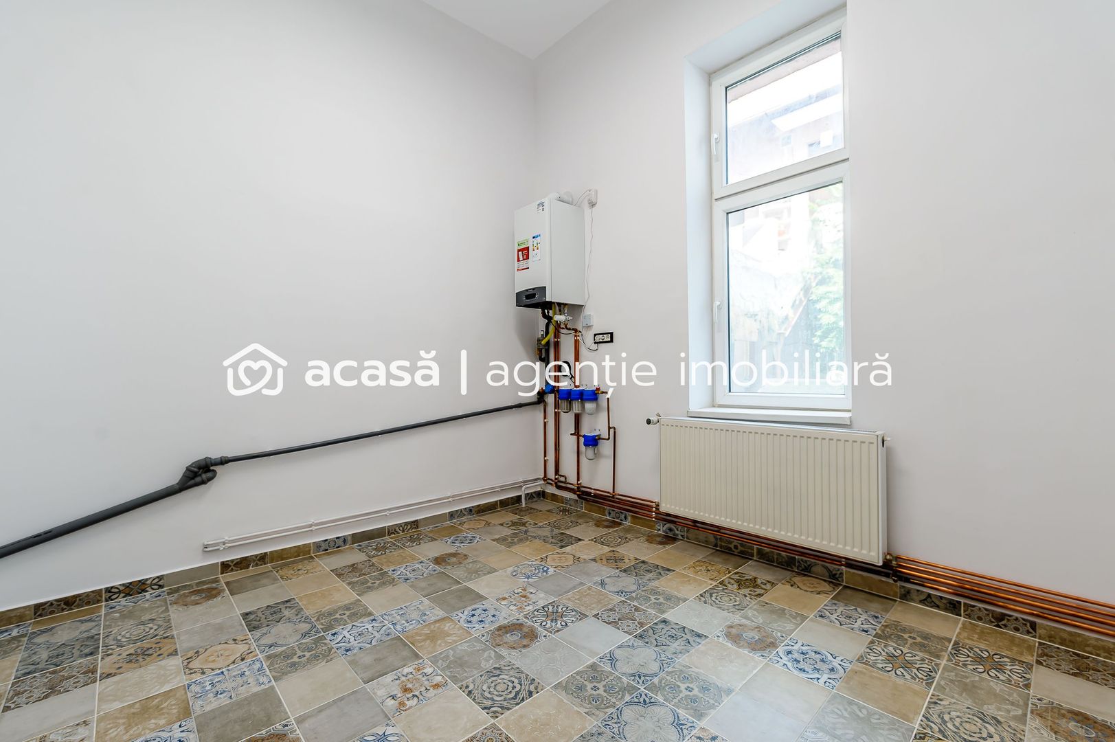 Apartament ULTRACENTRAL cu 3 camere, la cheie, renovat recent - Poză 10