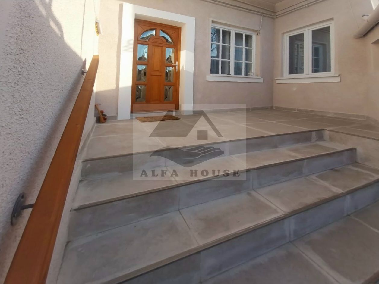 Casa individuala 5 camere Brasov - zona Bartolomeu - Poză 2