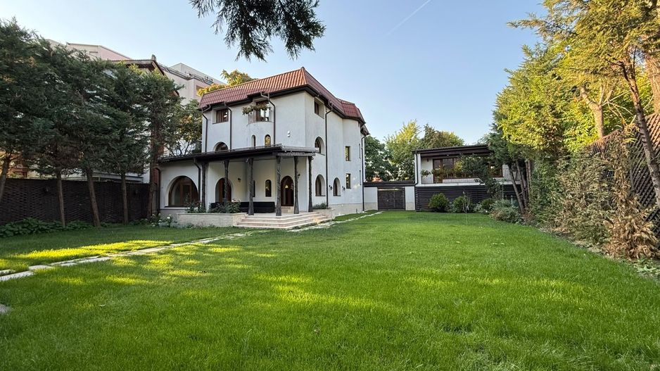 Vilă elegantă cu teren de aproximativ 1.000 mp - Poză 34