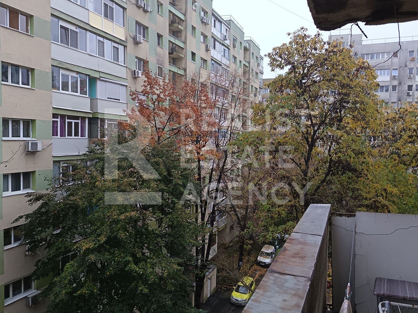 Garsonieră decomandată, 28 mp + balcon, vis-à-vis de Piața Delfinului - Poză 2