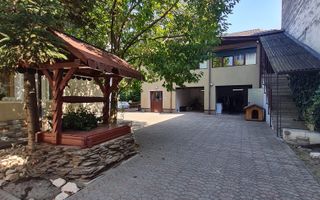 Vila deosebitǎ în zona centrala - Poză 26