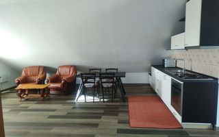 Inchiriez mansarda la casa - Poză 5