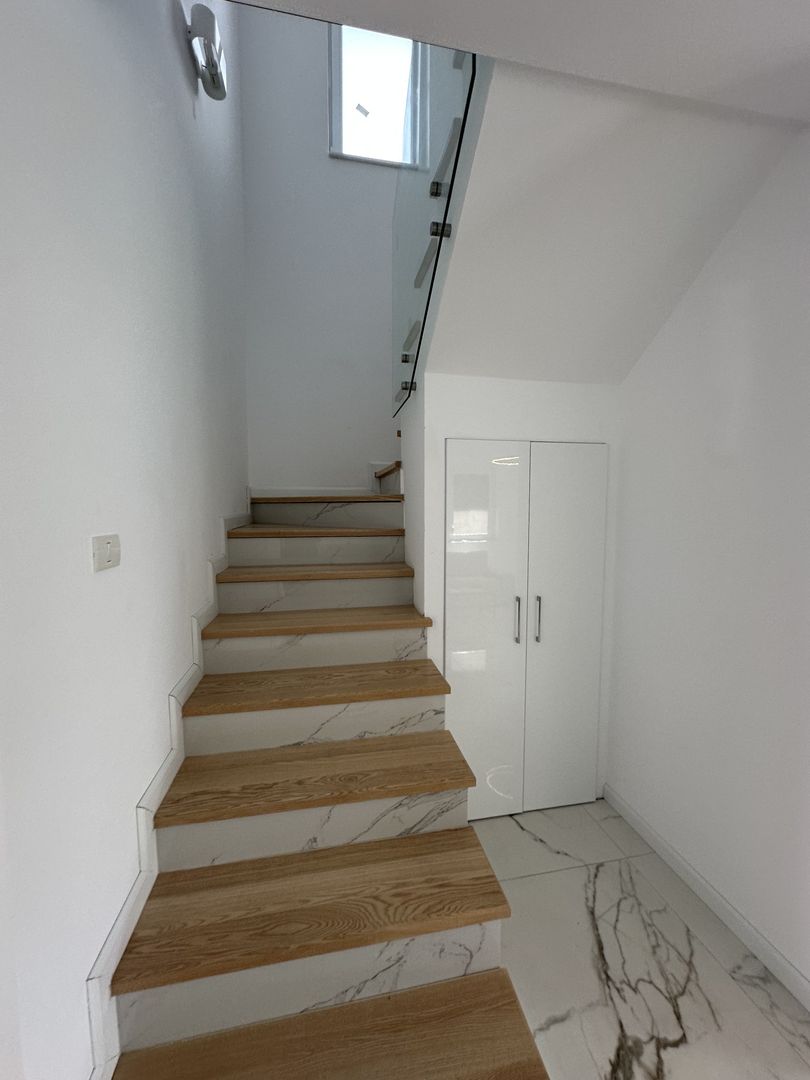 Duplex despărtit  prin garaj zona Ikea - Poză 14