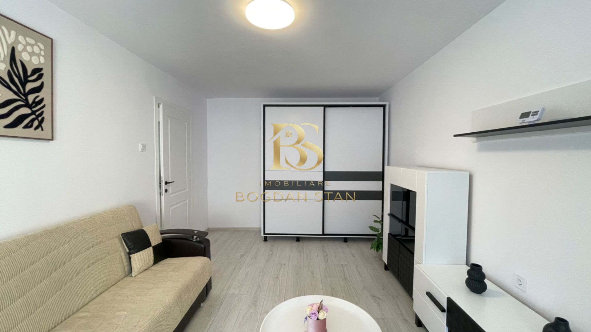 Apartament 3 camere de închiriat | Etajul 2 | Zona Micro 17 - Poză 1