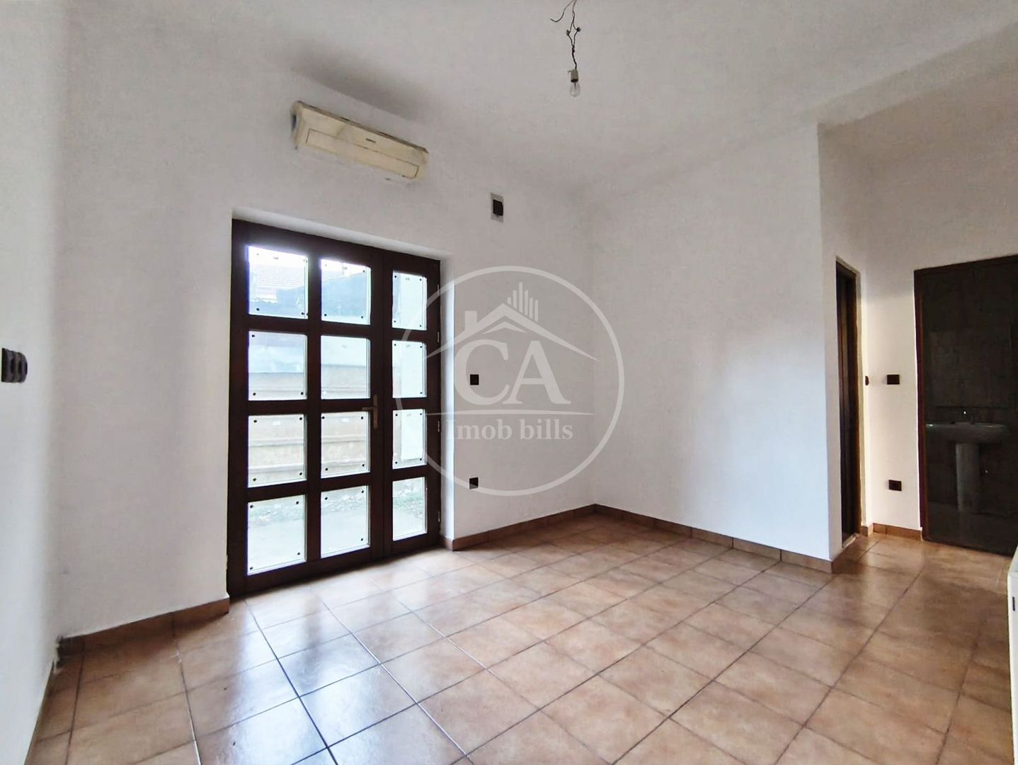 Casa de închiriat cu 6 camere în zona Centrala,  Oradea - Poză 11