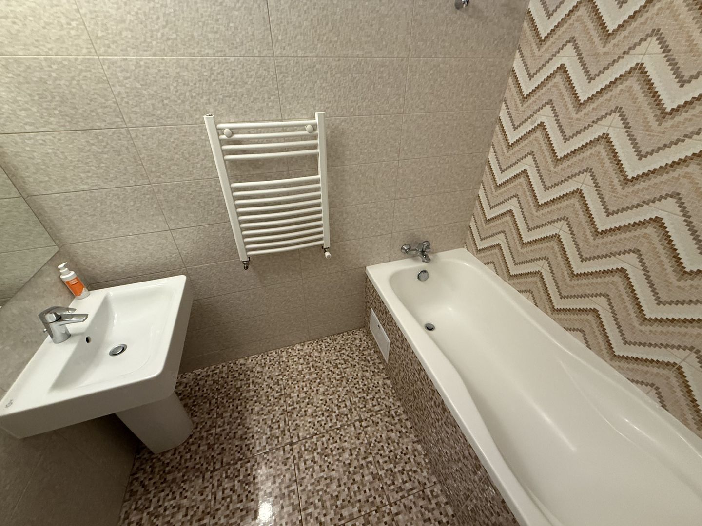 Apartament 3 camere cu terasă și loc de parcare –Complex Premium Regie - Poză 17