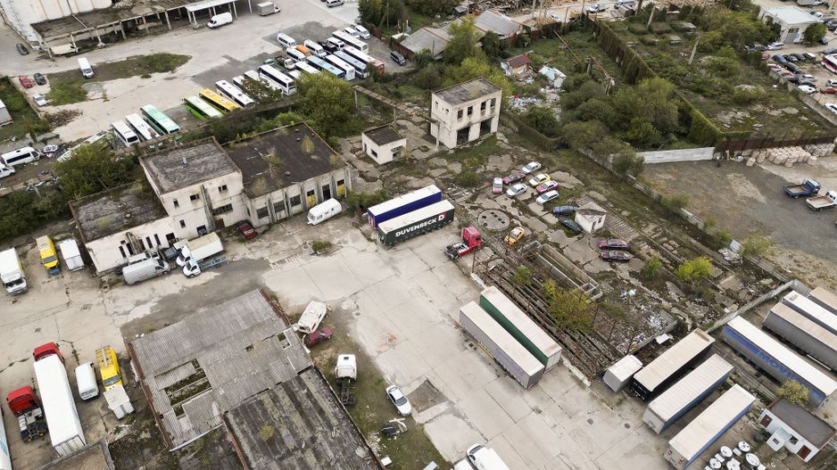 Teren industrial de 6,820mp Strada Poetului - Poză 10