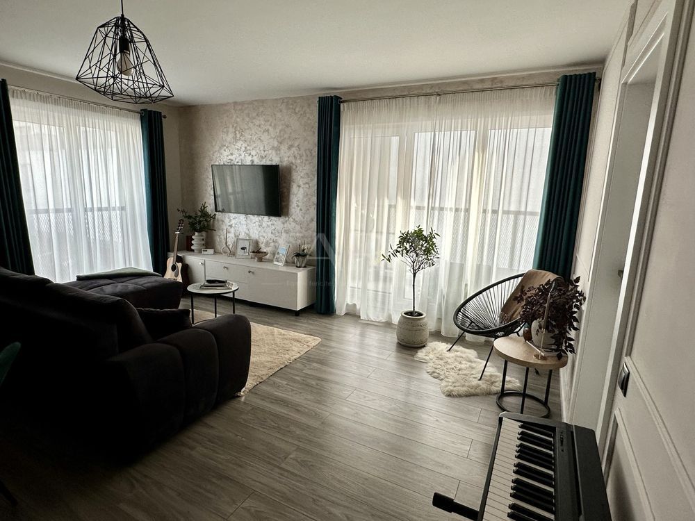 Apartament exclusivist cu panoramă superbă3 camere 2 balcoane. - Poză 2
