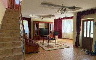 Casă spațioasă pe malul lacului Ezăreni, zona Valea Adâncă, Iași – de închiriat - Poză 9