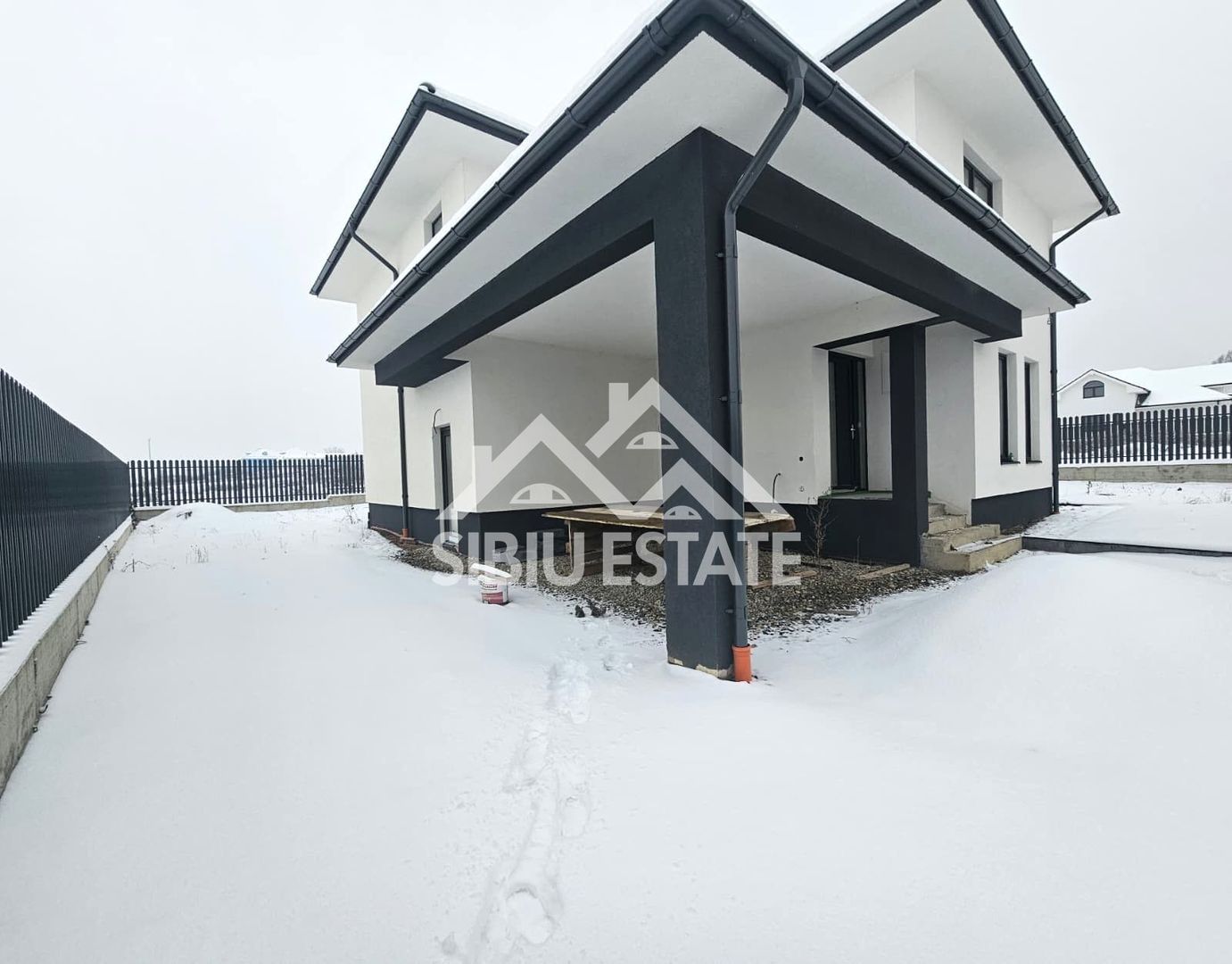 Casa NOUA teren 505 mp - Poză 1