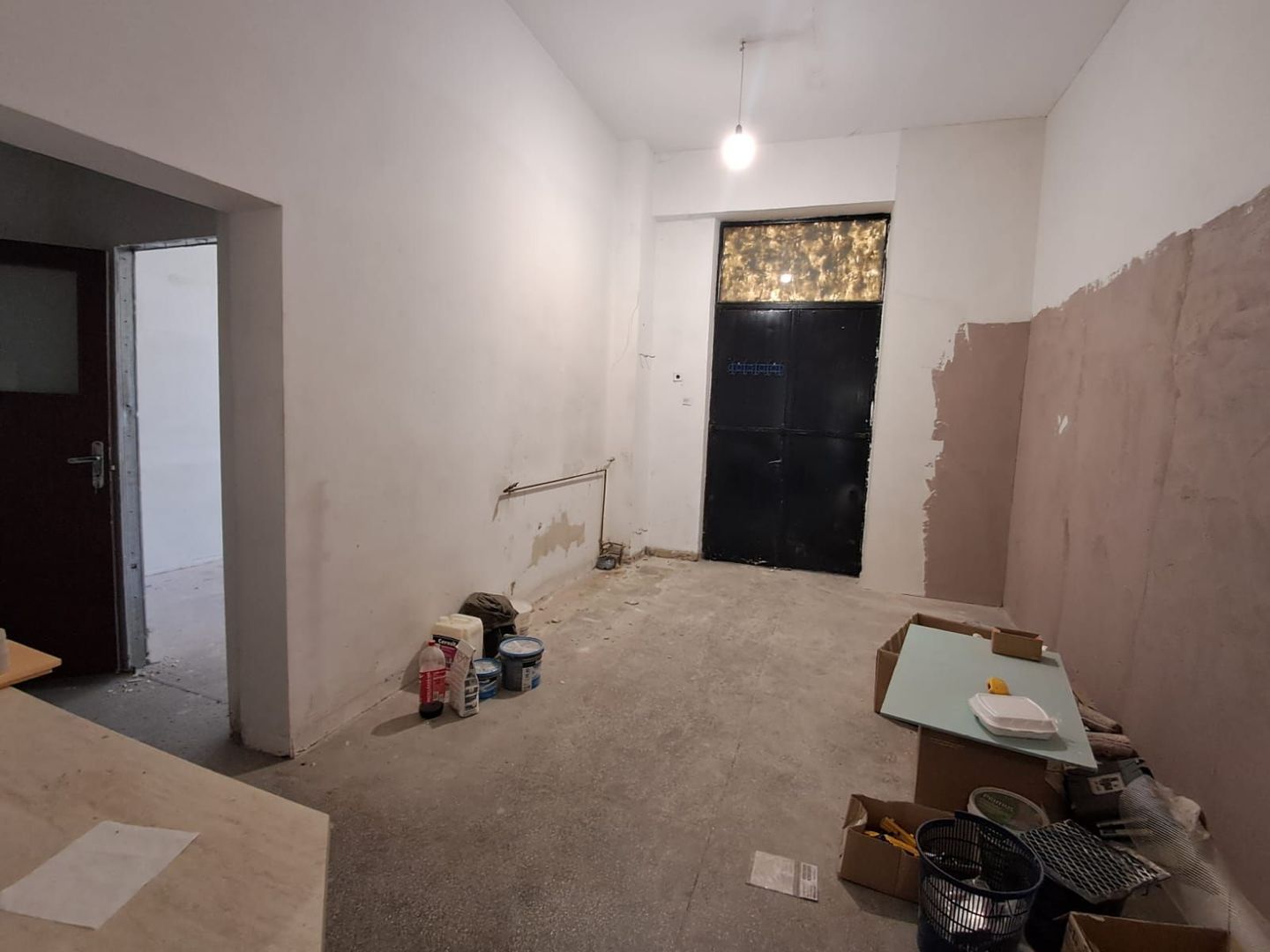 Spatiu comercial vitrina de 20 M - Metrou Eroii Revolutiei S143 - Poză 11