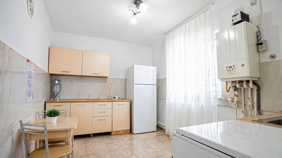 Apartament in vila , Curte  , Garaj - Pod butelii - Poză 7