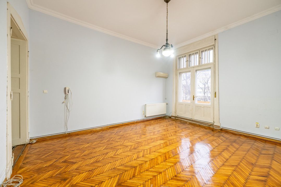 Apartament nemobilat, 3 camere, etaj 1, Bld.Revoluției - Poză 11