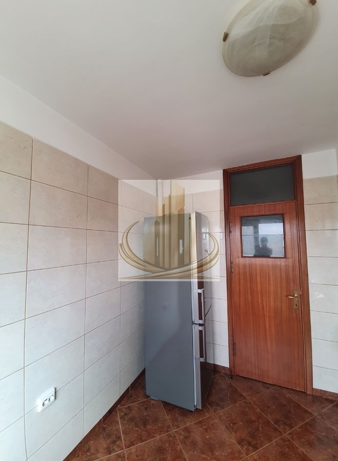 Apartament 2 camere semidecomandat cu parcare de resedinta - Poză 9