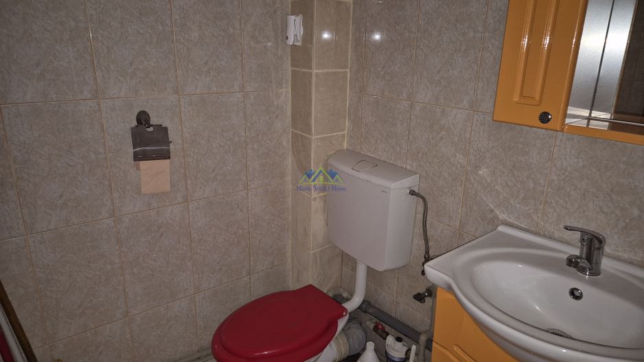 Inchiriez birou zona Piata Mare fosta policlinica et 3, st-20mp, baie! - Poză 4