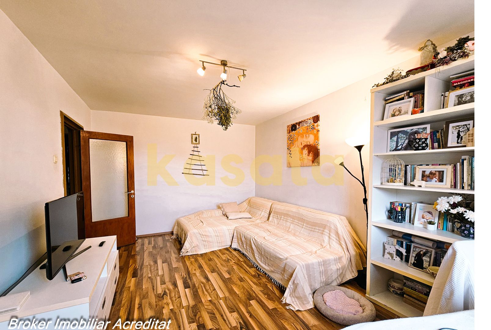 3 camere Titan – bloc solid, parcuri și metrou la 16 min distanța - Poză 1