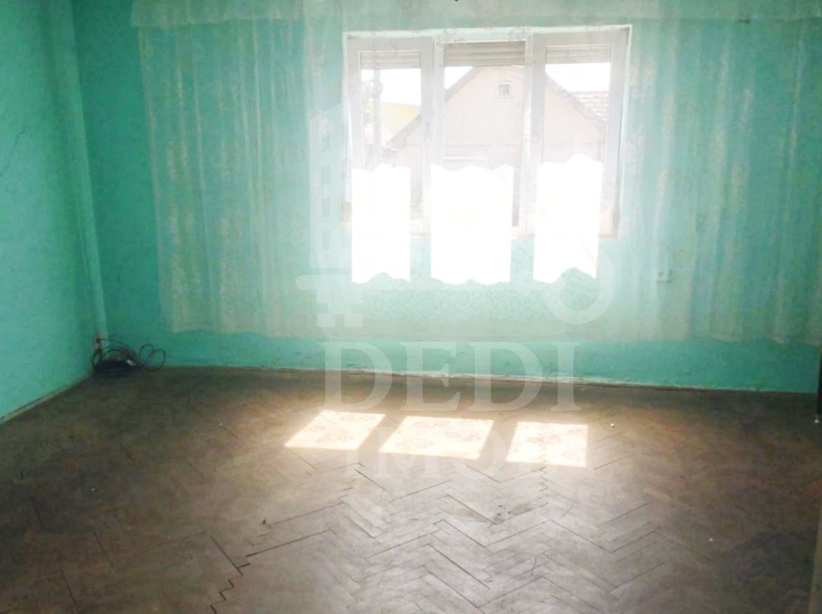 Casa de vanzare cu 3 camere in Velenta, Oradea - Poză 3