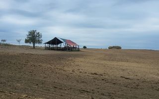 FERMA CU TEREN DE VANZRE - Poză 3