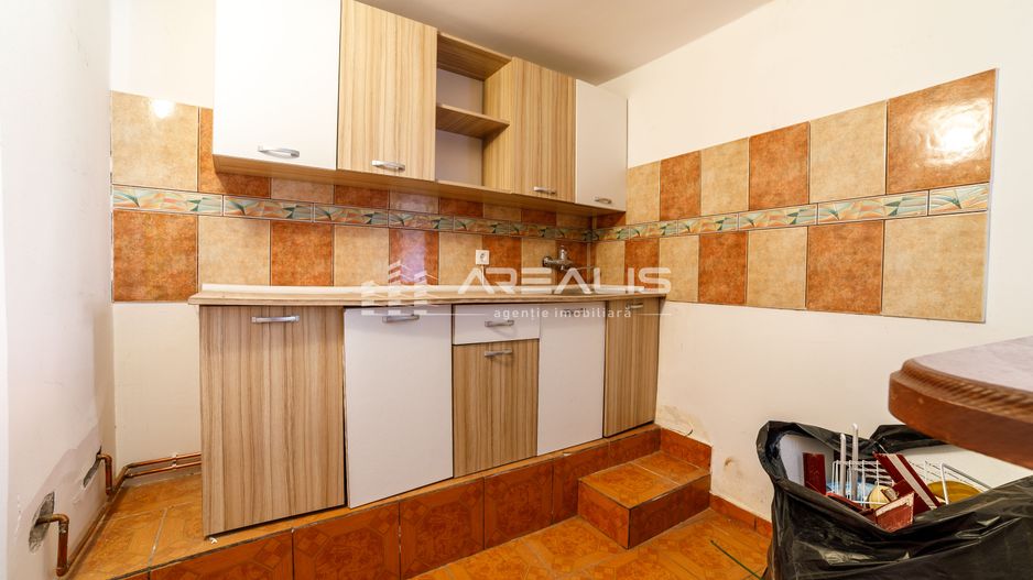 REZERVAT! Apartament cu o cameră -Bulevardul Revoluției 80 - Poză 2