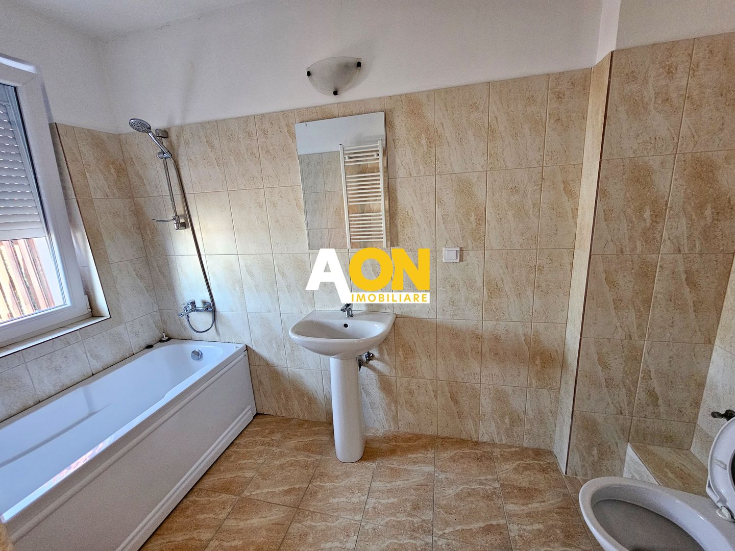 Apartament tip Penthouse, 4 camere, 2 bai, 108 mp utili + boxa, Centru - Poză 12