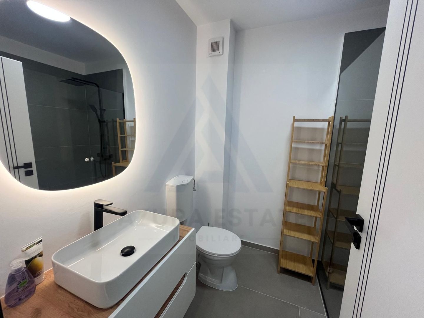 Apartament premium 3 camere 65 mp utili balcon 7 mp parcare Selimbar - Poză 2