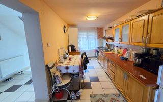 Casă cu 4 camere cu garaj, teren 619 mp, Alba Iulia - zona Micești - Poză 8