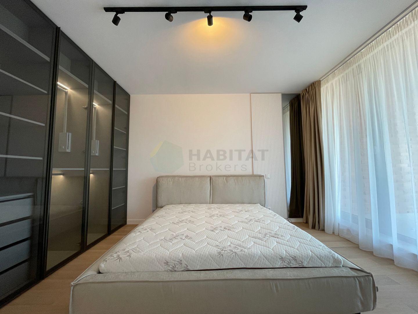 Vila urbana cu gradina langa parc in Tunari - Poză 4