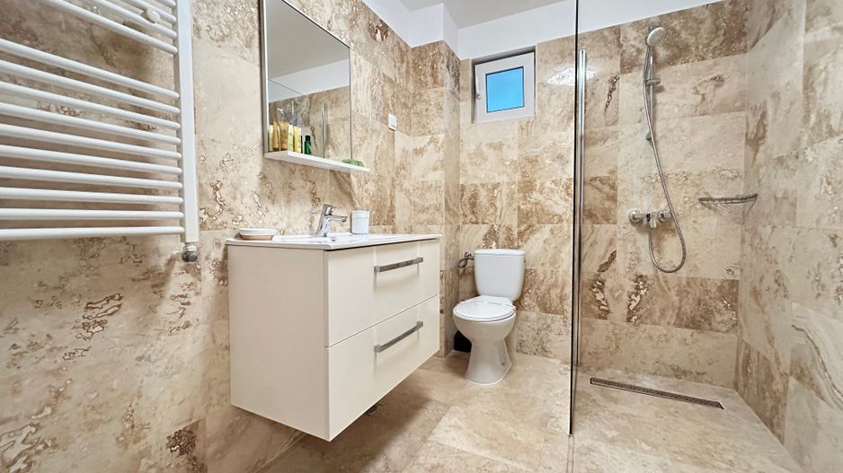 Pensiune Casa Eva Statiunea 2 Mai - 12 camere - teren 600 mp - Poză 7