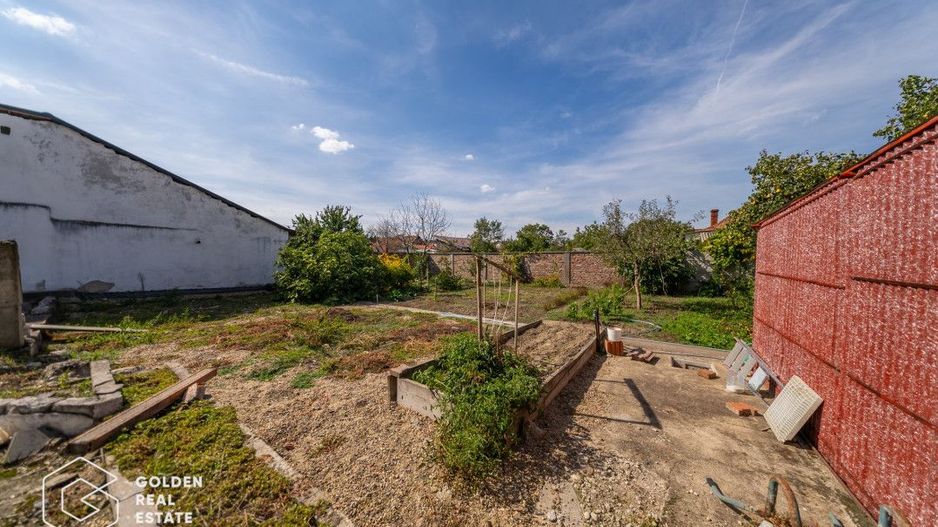 Casa 4 camere si mansarda, teren 1014 mp, comuna Vladimirescu - Poză 22