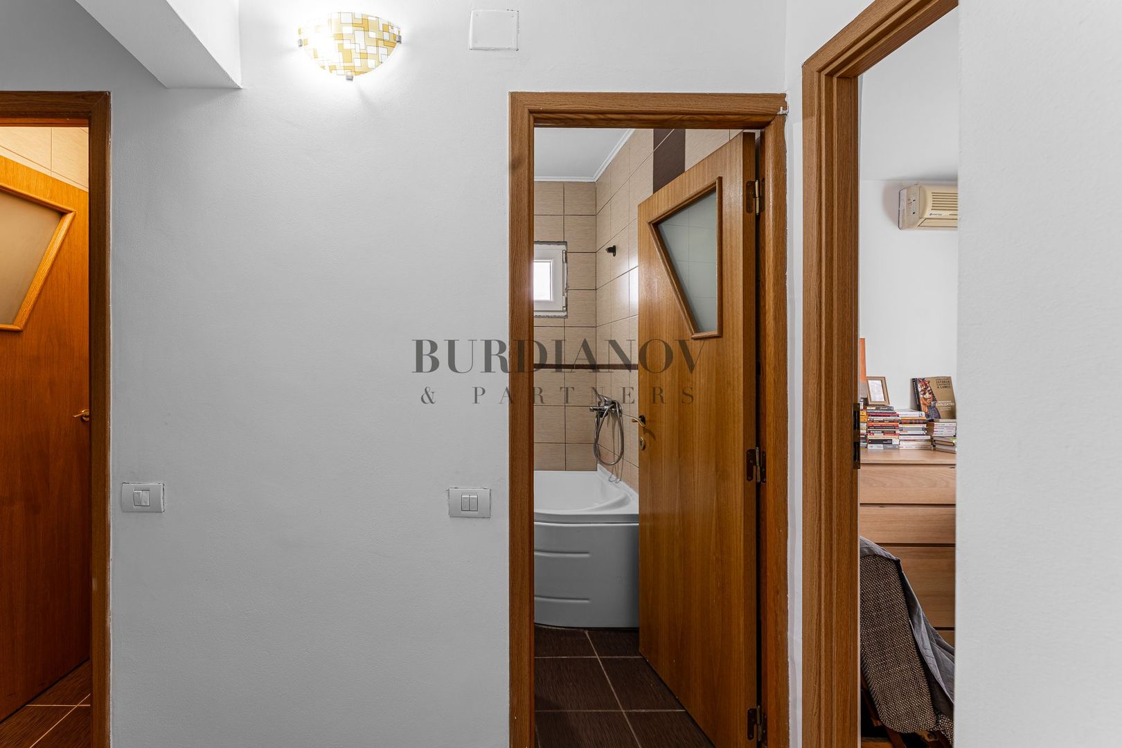 Apartament cu 4 camere- 57 mp utili -Dr Taberei- Metrou Romancierilor - Poză 17