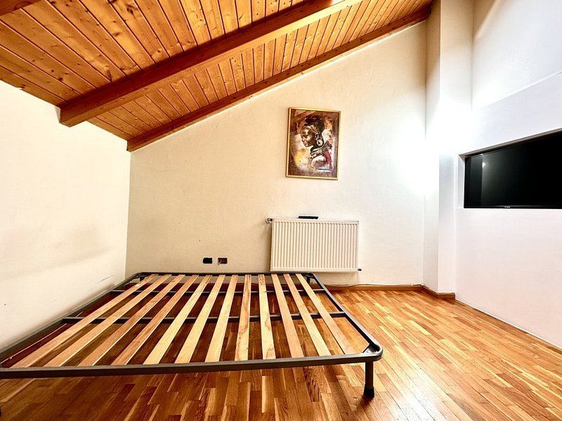 Apartament în Piața Unirii - renovat - mobilat și utilat - Poză 25