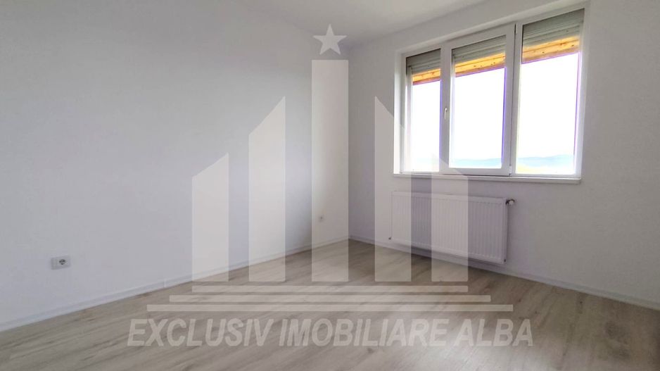 Apartament cu 5 camere decomandate, Cetate - Poză 3