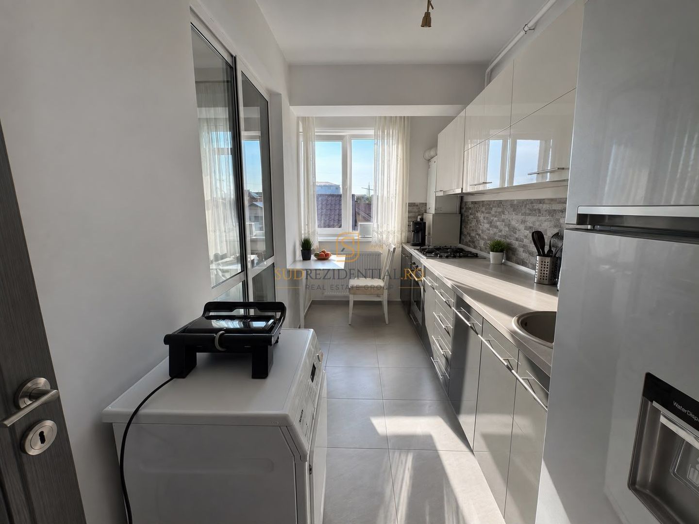 Apartament 2 camere de vanzare, decomandat, acces facil la metrou - Poză 6