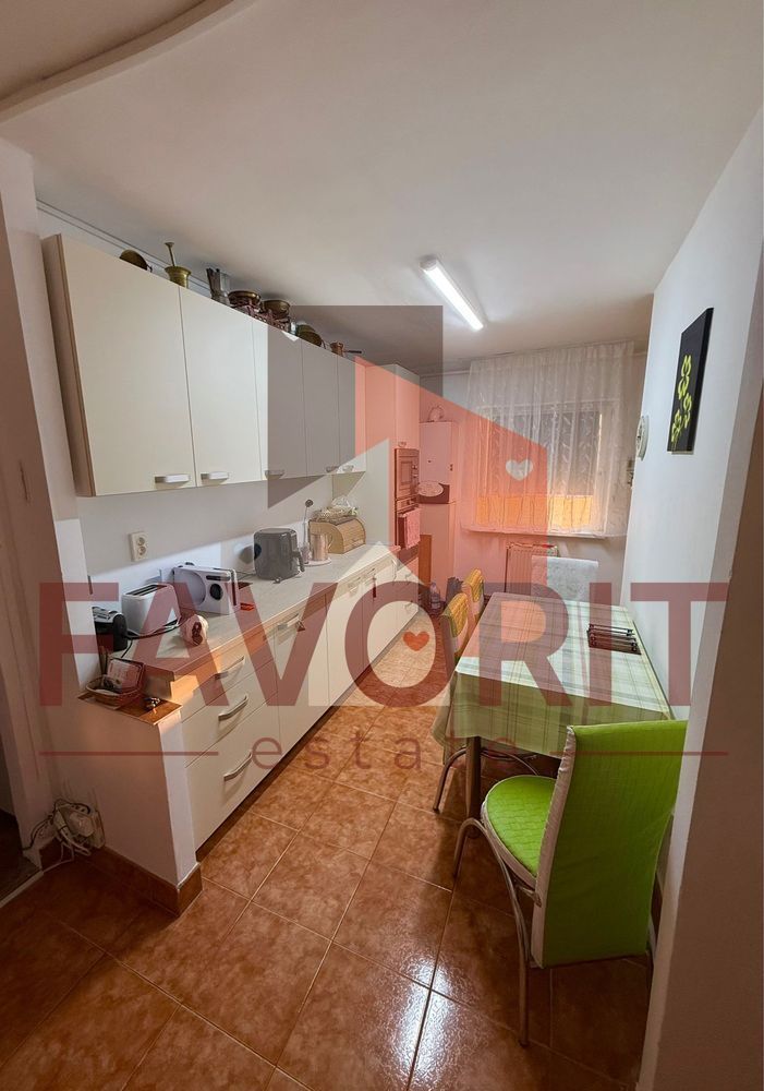 Etaj 2. Cu centrala proprie. Zona Bucovina - Poză 3