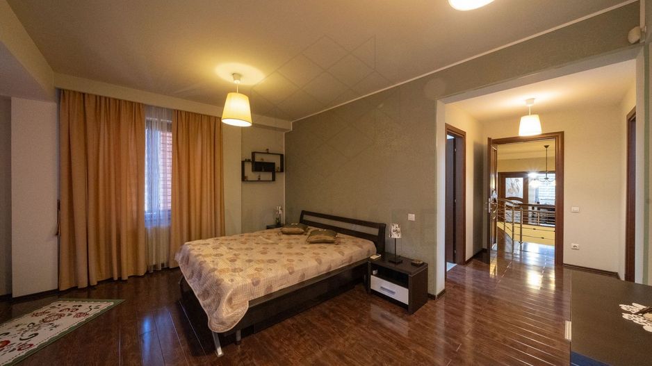 Casa spatioasa 515 mp langa metrou 1Mai - Poză 18