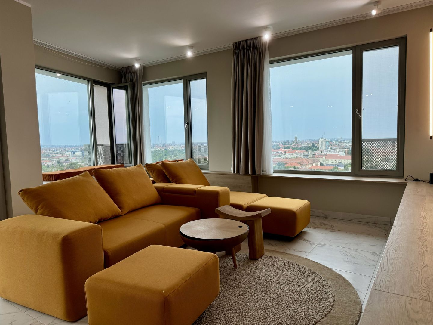 Apartament  la Isho cu vedere panoramica asupra orașului - Poză 5