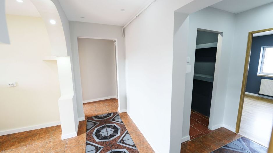 Apartament 4 camere renovat, bilateral, CT, Craiovita Noua - zona Kaufland - Poză 14