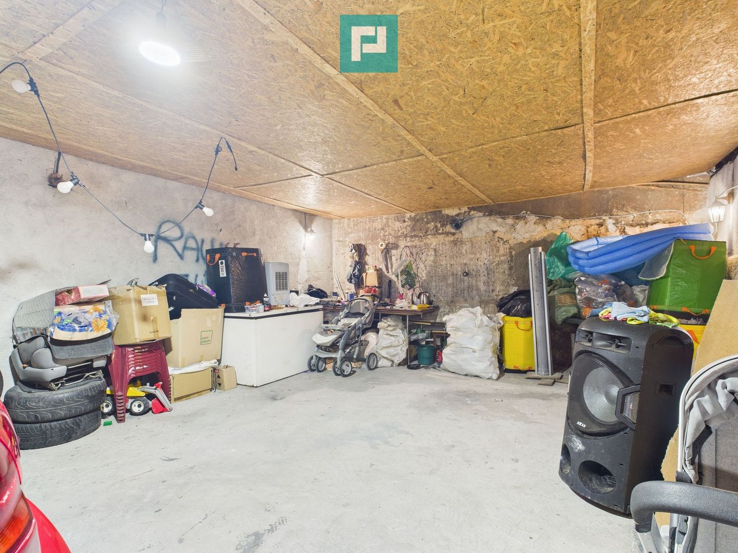 Două case, curte mare, lângă Castelul Huniazilor - Poză 41