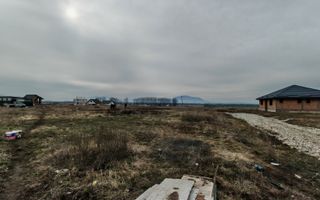 Teren intravilan in suprafata de 644 mp in Sanpetru pret 37000 euro - Poză 3
