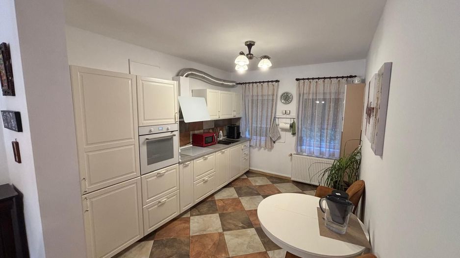 Vila deosebita aproape de padure - Poză 40