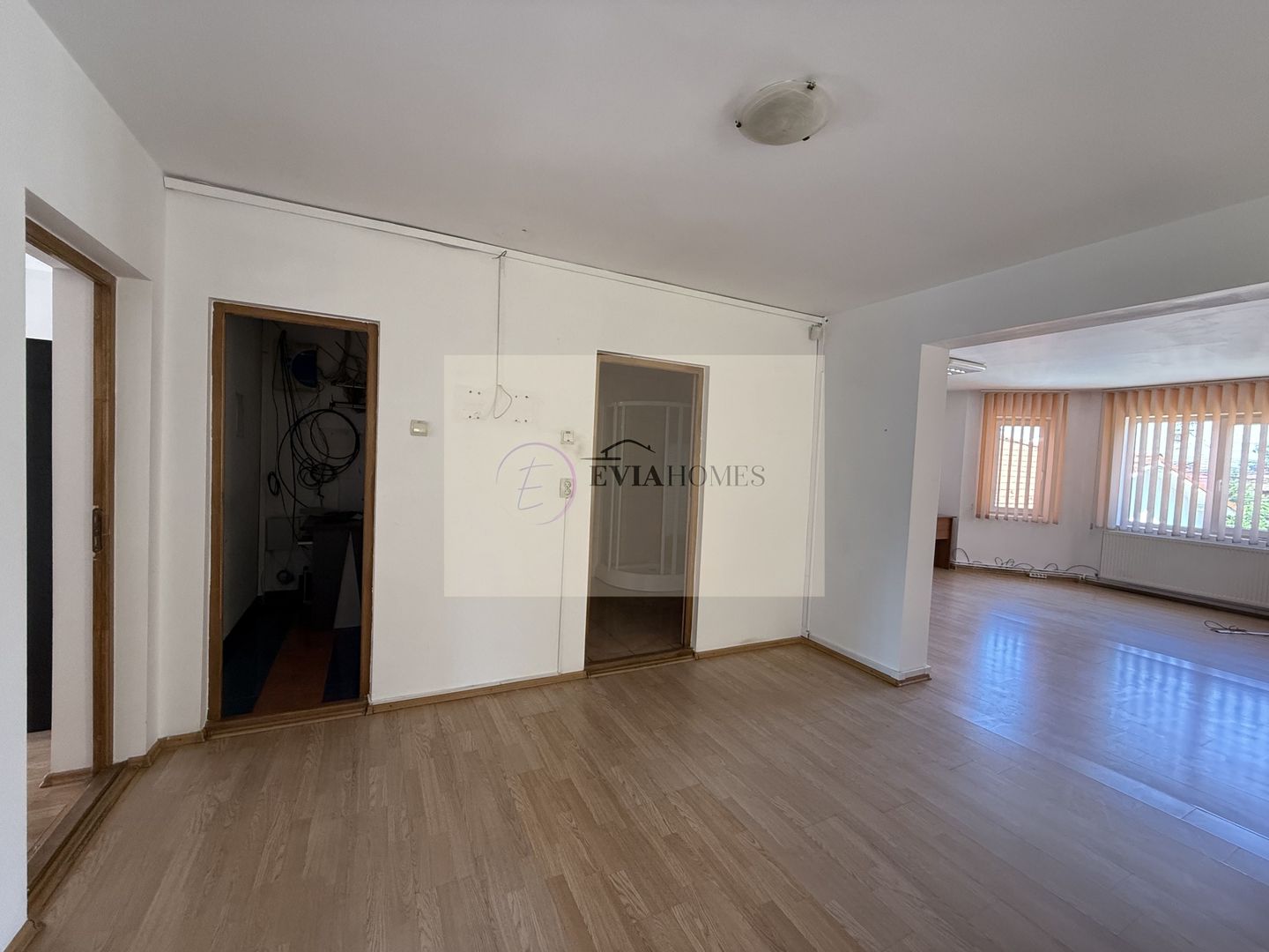 Casa individuala spatioasa, curte si parcare/zona Semicentrala - Poză 8