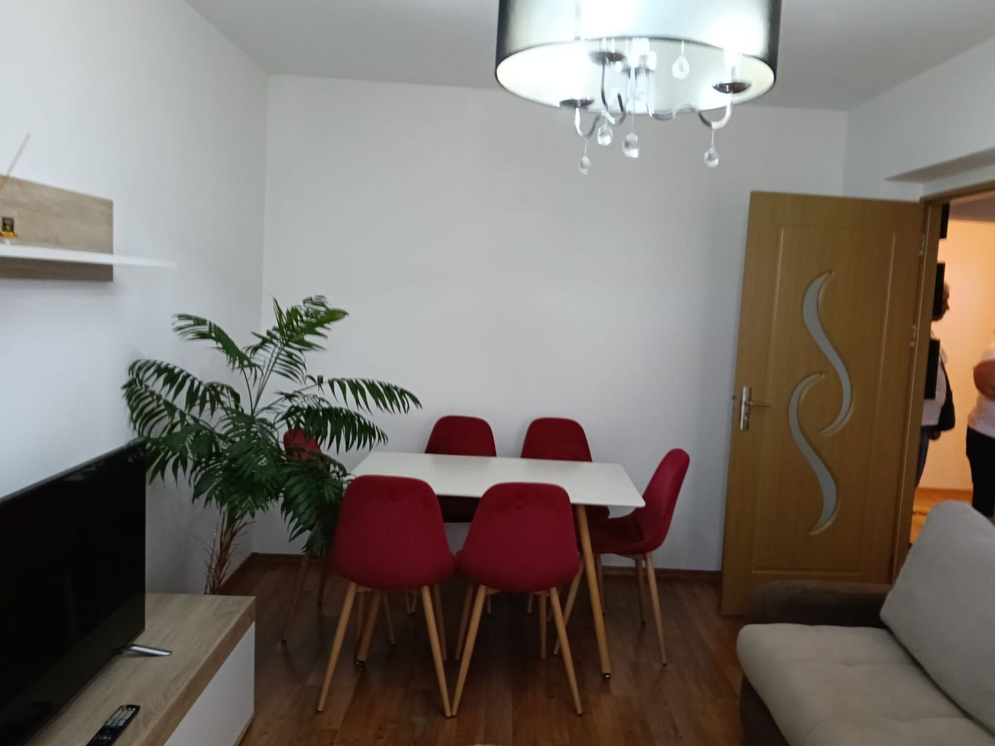 De inchiriat apartament spatios cu vedere la Dunare , etaj 5, 500 euro - Poză 5