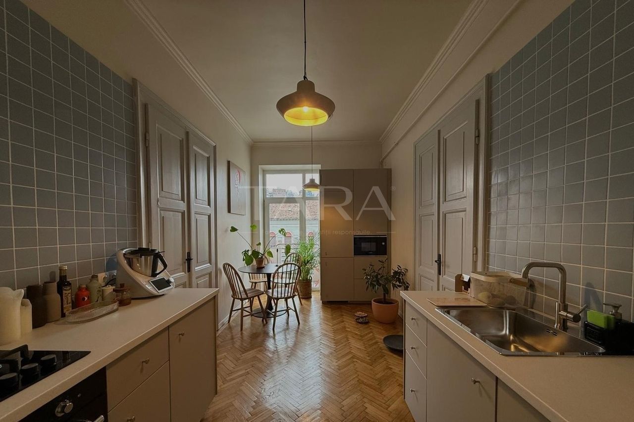Apartament in imobil istoric, zona centrală in Cluj-Napoca, mobilat. - Poză 1