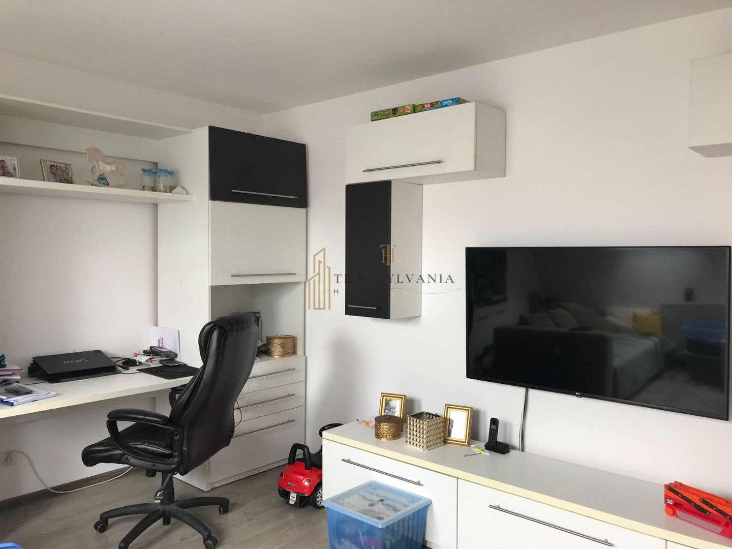 Apartament 3 camere, decomandat - Poză 2