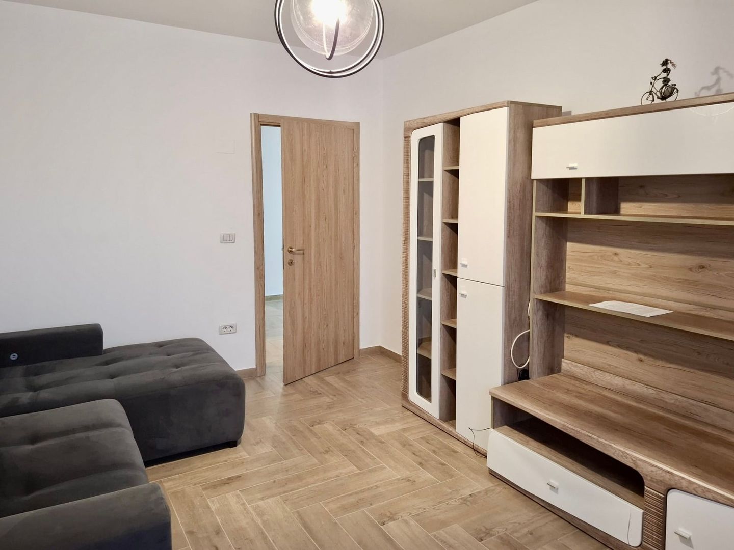 Apartament cu 3 camere,  spațios si primitor, in Soarelui- Sud Plaza - Poză 5