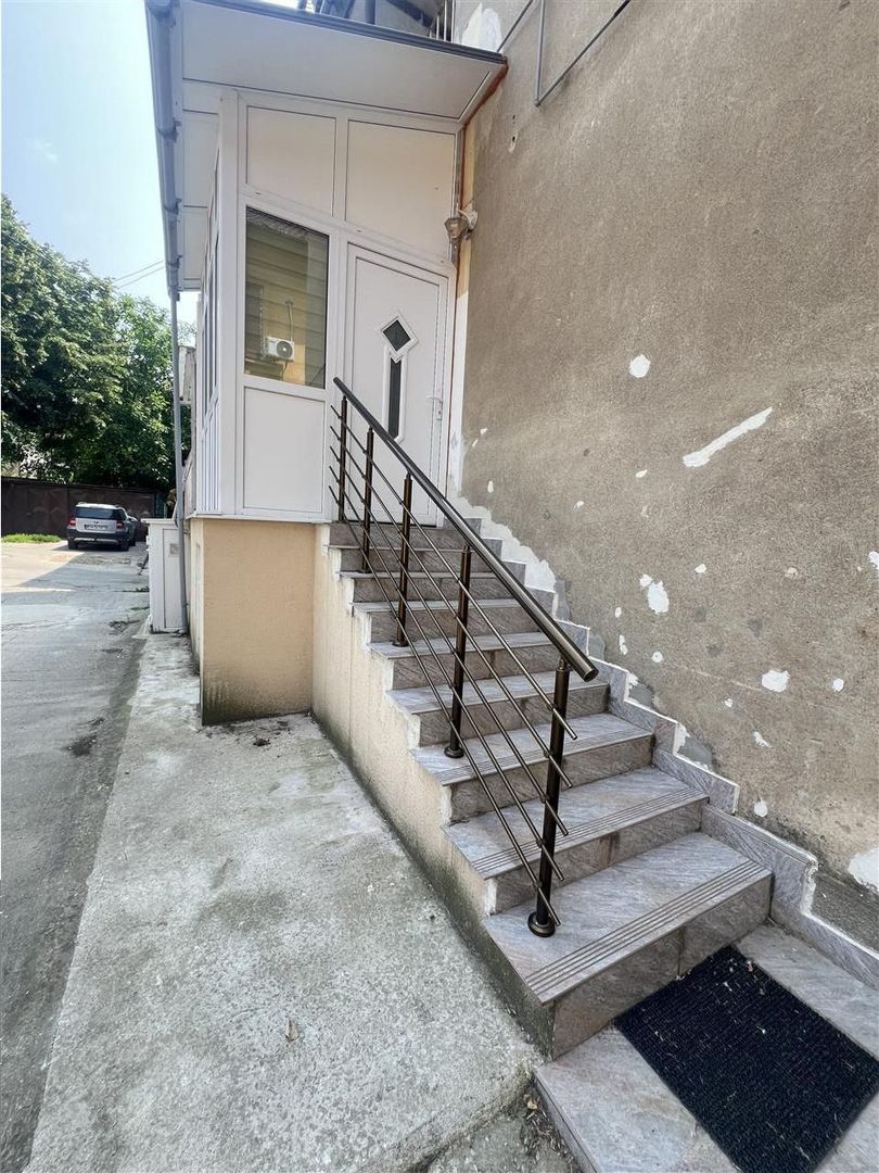 3 camere deosebit amenajat LUX  boxa curte acces auto - Poză 25